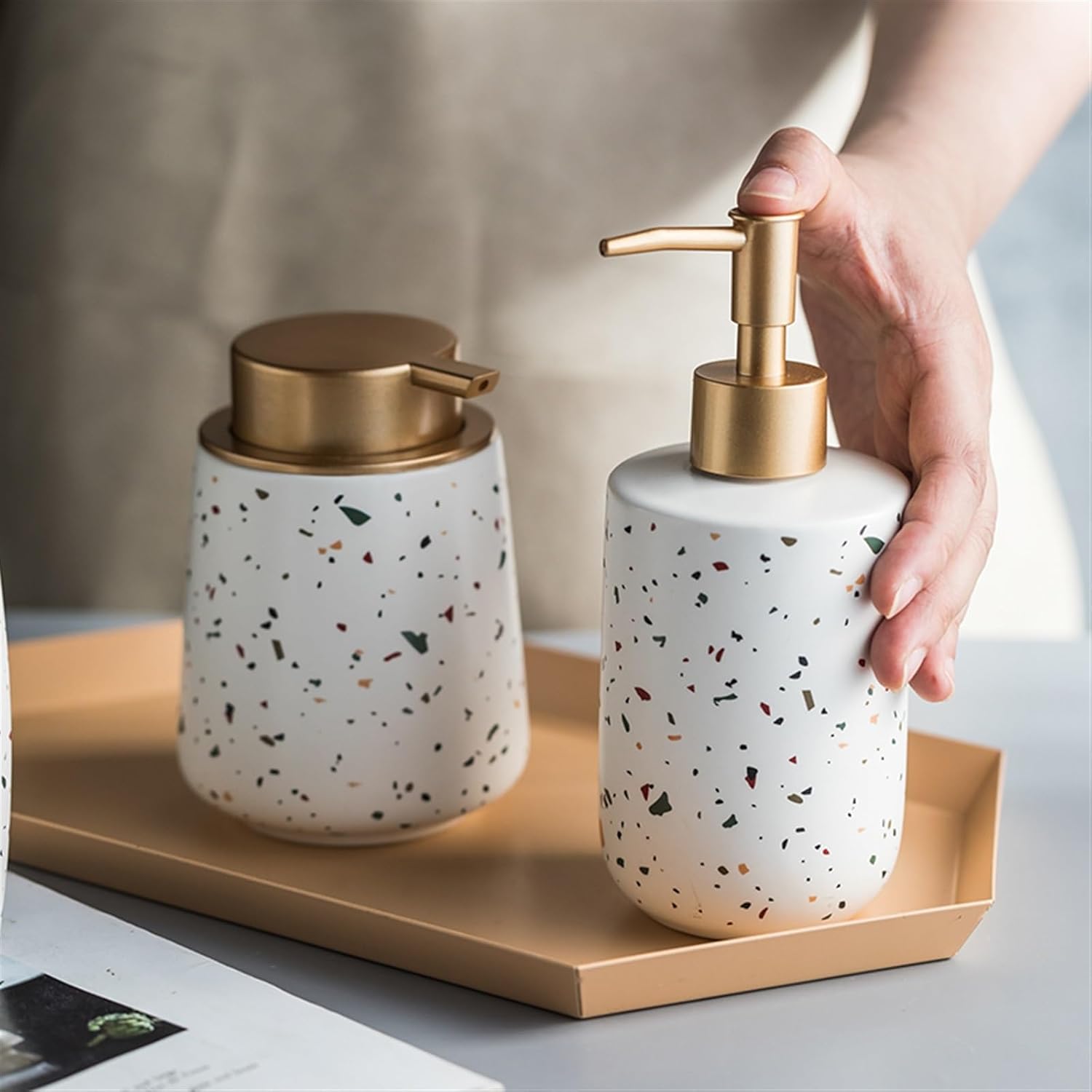 Pump Bottle Soap Dispenser White Ceramic Soap Dispenser with Colorful Spot Decoration Modern Bathroom Sink Accessories