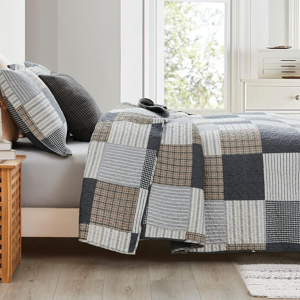 PANGUSHAN 100% Cotton Quilt Set King Size,Patchwork Plaid Bedding Bedspreads,Farmhouse Lightweight Comforter Reversible Quilt,White/Gray/Grey/Tan/Black/Cream Bed Spread King,3 Pieces