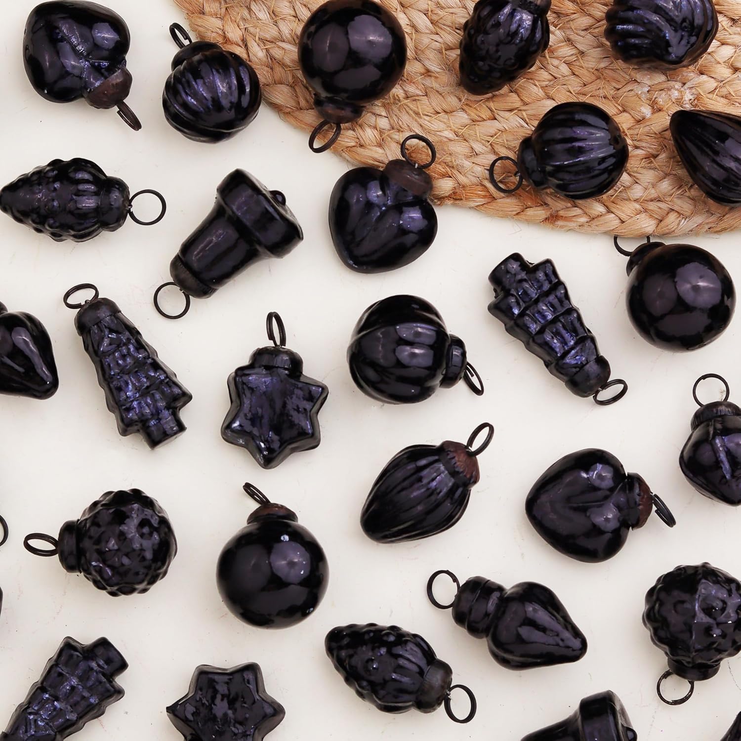 IndianShelf 200 Pieces Black Glass Vintage Christmas Ornaments Mini Bulk Decorative Ornaments for Halloween, Christmas Tree, New Year, Valentine Day, Holidays, Event and Wedding (25 * 8 Boxes)