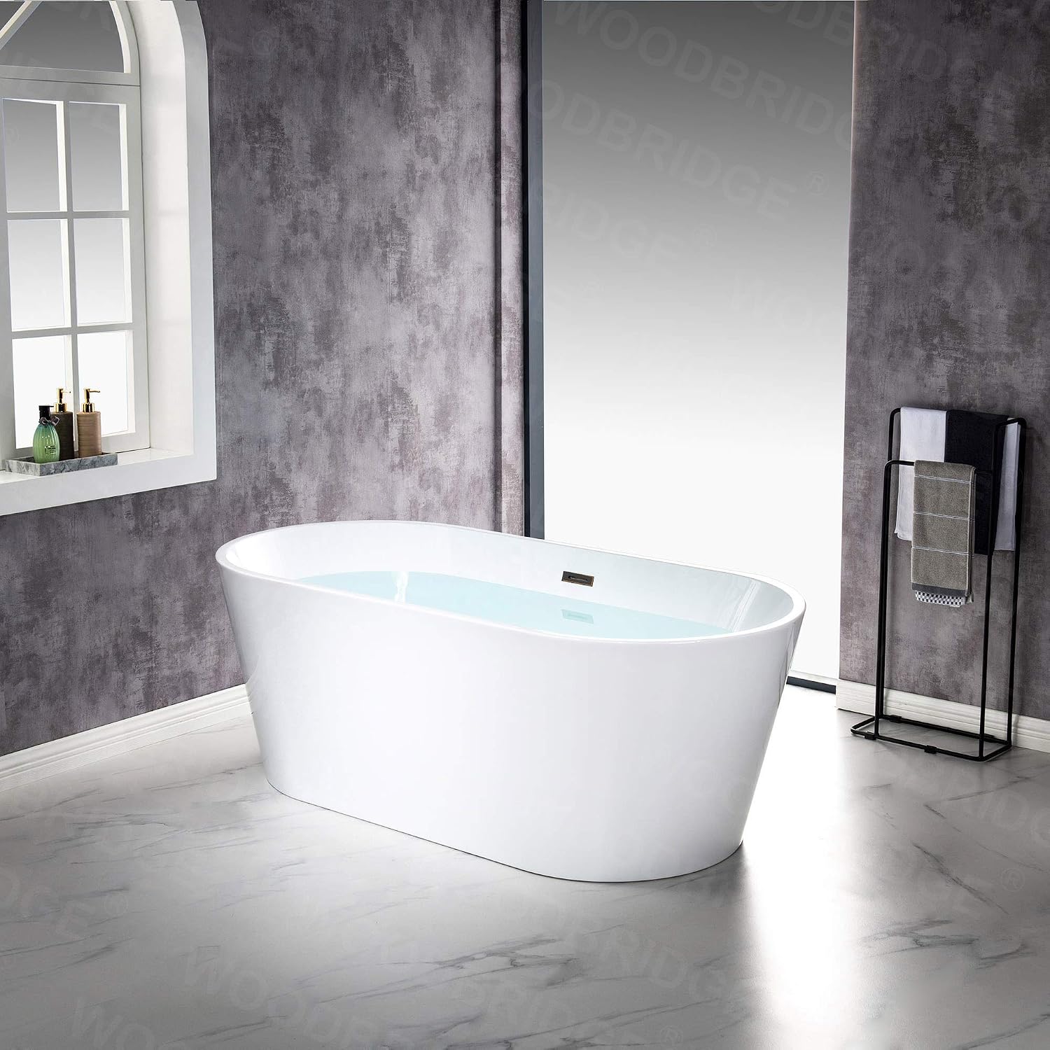WOODBRIDGE 67' Acrylic Freestanding Bathtub Contemporary Soaking White Tub with Oil-Rubbed Bronze Overflow and Drain，B0013-ORB