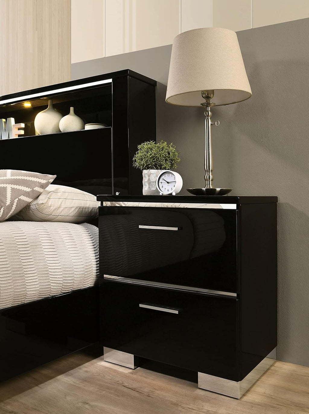 HOMES: Inside + Out Linsey Contemporary Wood 5-Piece King Bedroom Set, Box Spring Required, Black