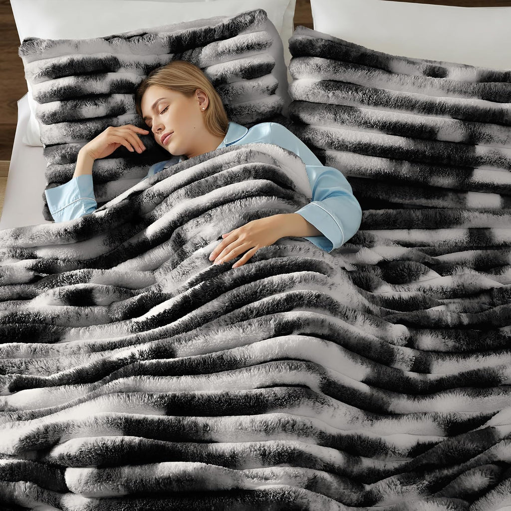 Wonderful Fluffy Faux Rabbit Fur Comforter Set King Size, Striped Stitching Tie-Dye Black Plush Fuzzy Bedding Set 3 Pieces, Warm Soft Comforter Bedding Set for Winter, 104'x90'