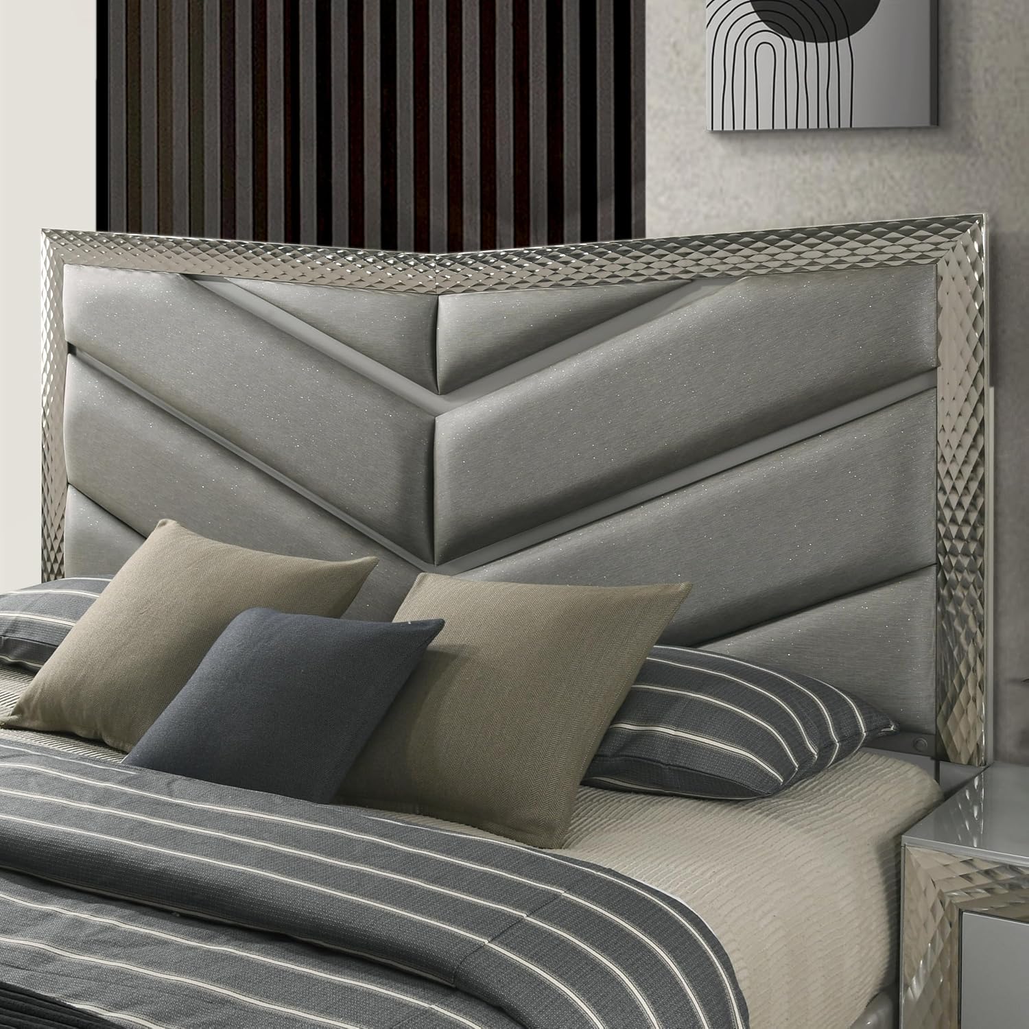 Furniture of America Racken Glam Solid Wood 5-Piece Bedroom Set with LED on Chevron Headboard, Plinth Base, Silver Molding, Metal Side Glide, Felt-Lined Top Drawer, No Box Spring Needed, King, Gray