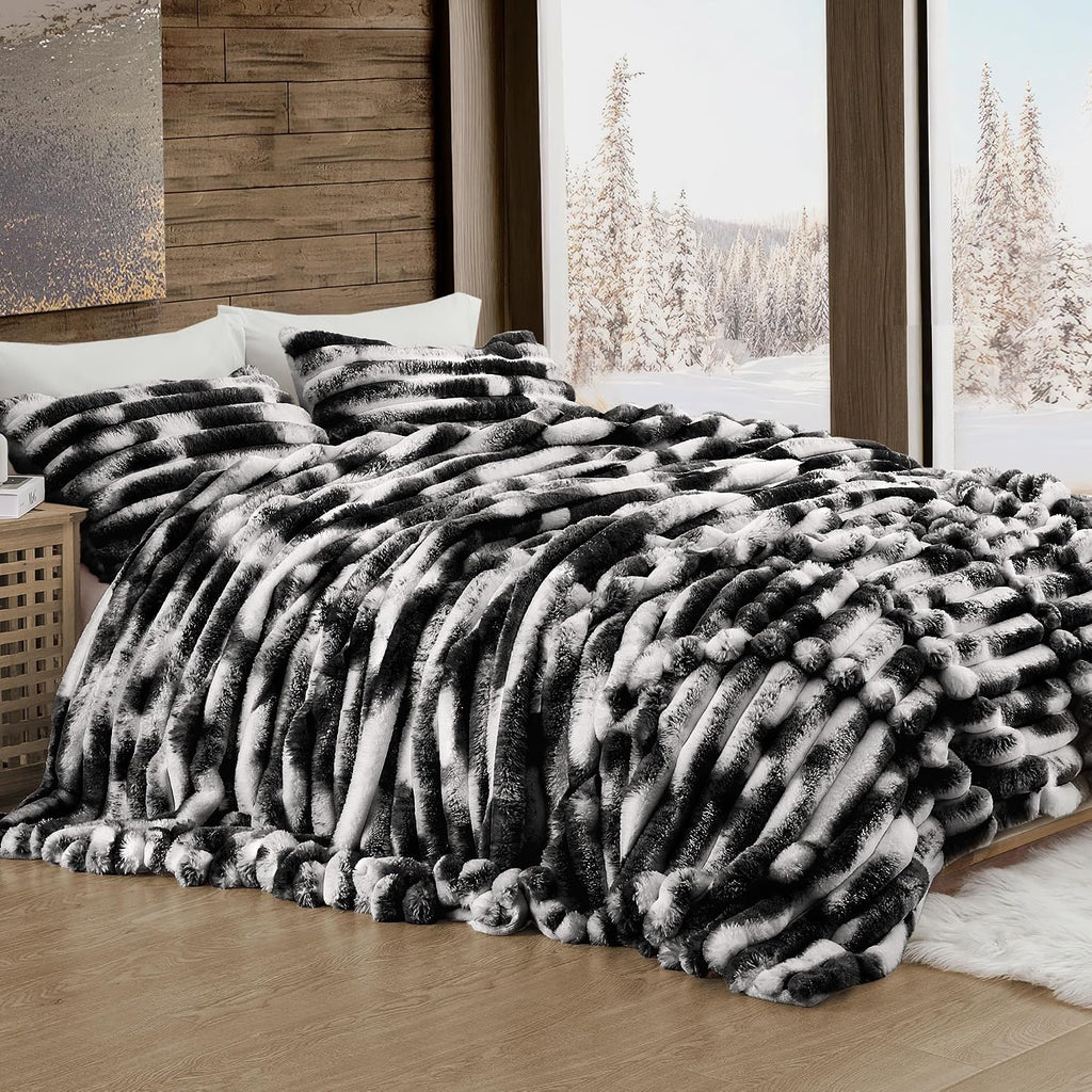 Wonderful Fluffy Faux Rabbit Fur Comforter Set King Size, Striped Stitching Tie-Dye Black Plush Fuzzy Bedding Set 3 Pieces, Warm Soft Comforter Bedding Set for Winter, 104'x90'