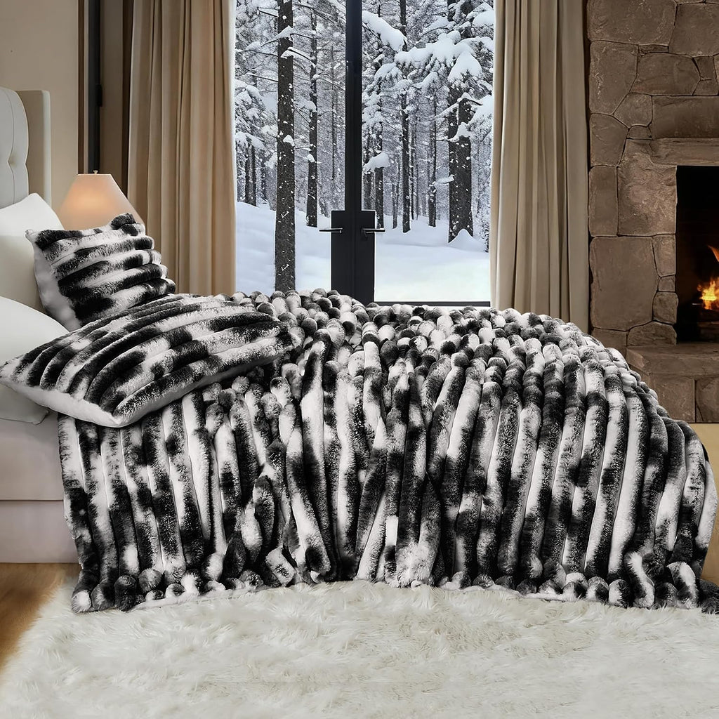 Wonderful Fluffy Faux Rabbit Fur Comforter Set King Size, Striped Stitching Tie-Dye Black Plush Fuzzy Bedding Set 3 Pieces, Warm Soft Comforter Bedding Set for Winter, 104'x90'