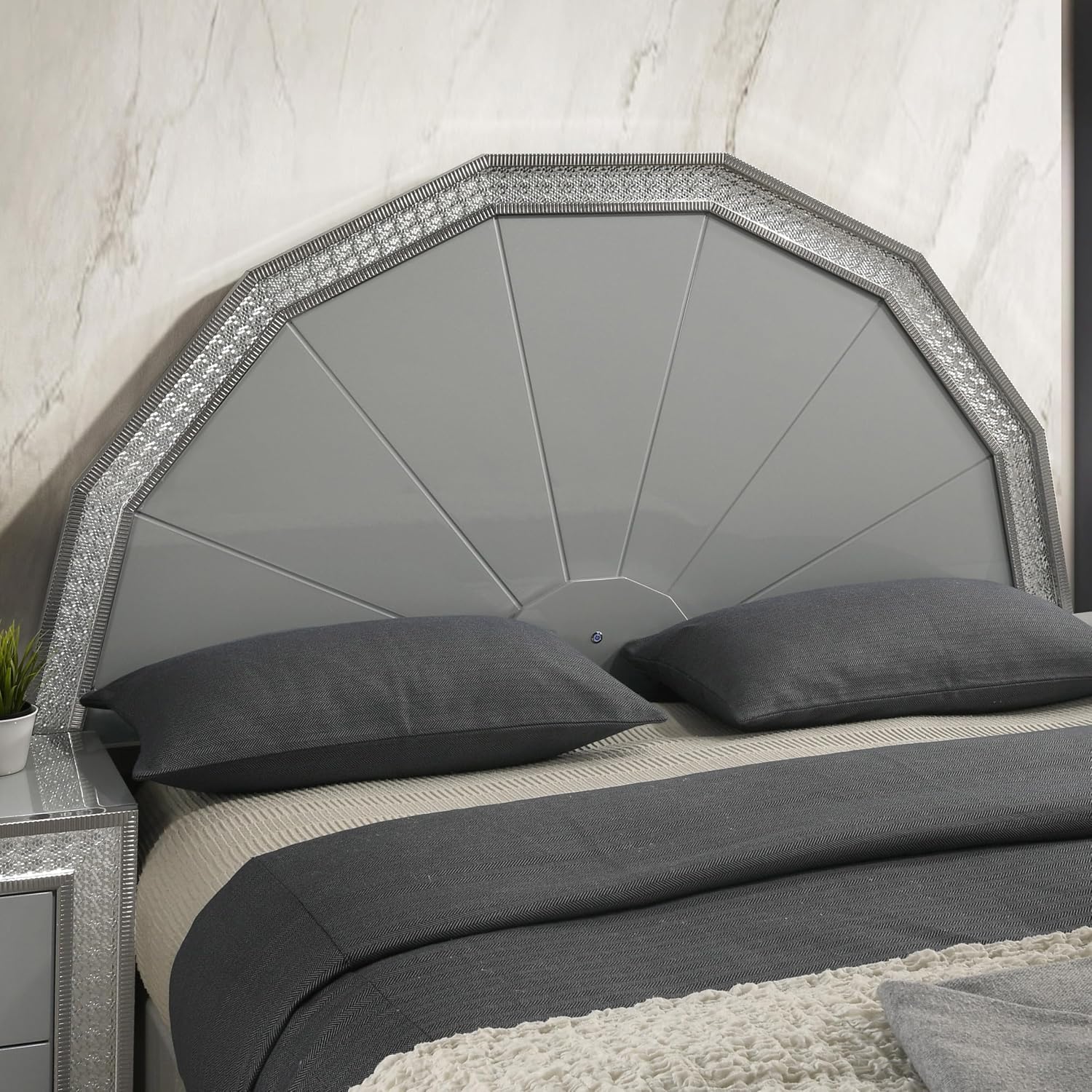 Furniture of America Santte Glam Solid Wood 5-Piece Bedroom Set with 7-Ray Headboard and Rectangle Mirror, Backlit LED, Metallic Scale Molding Trim, No Box Spring Needed, Queen, Metallic Gray