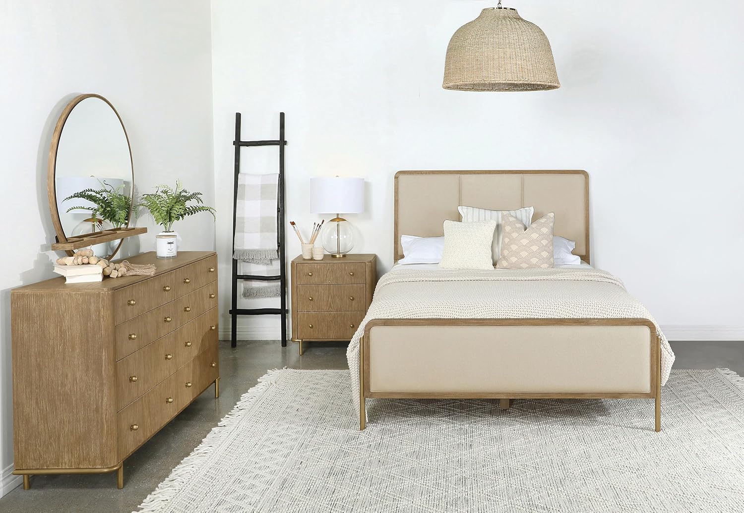 Coaster Home Furnishings Arini 4-Piece Eastern King Bedroom Set Cream and Sand Wash 224301KECRM-S4