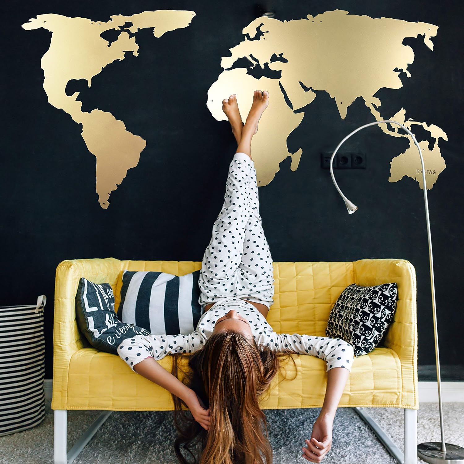 World Map Wall Art, 100% Metal World Map 2D, Sculpture, Large and Wide - Size (23.6' x 47.2') - Wall Hanging for Living Room, Bedroom, Dorm (Gold)